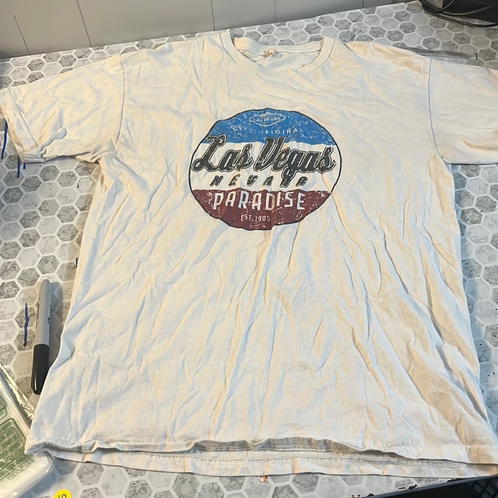 Gildan Large White Las Vegas Nevada Paradise Short Sleeve Graphic T Shirt